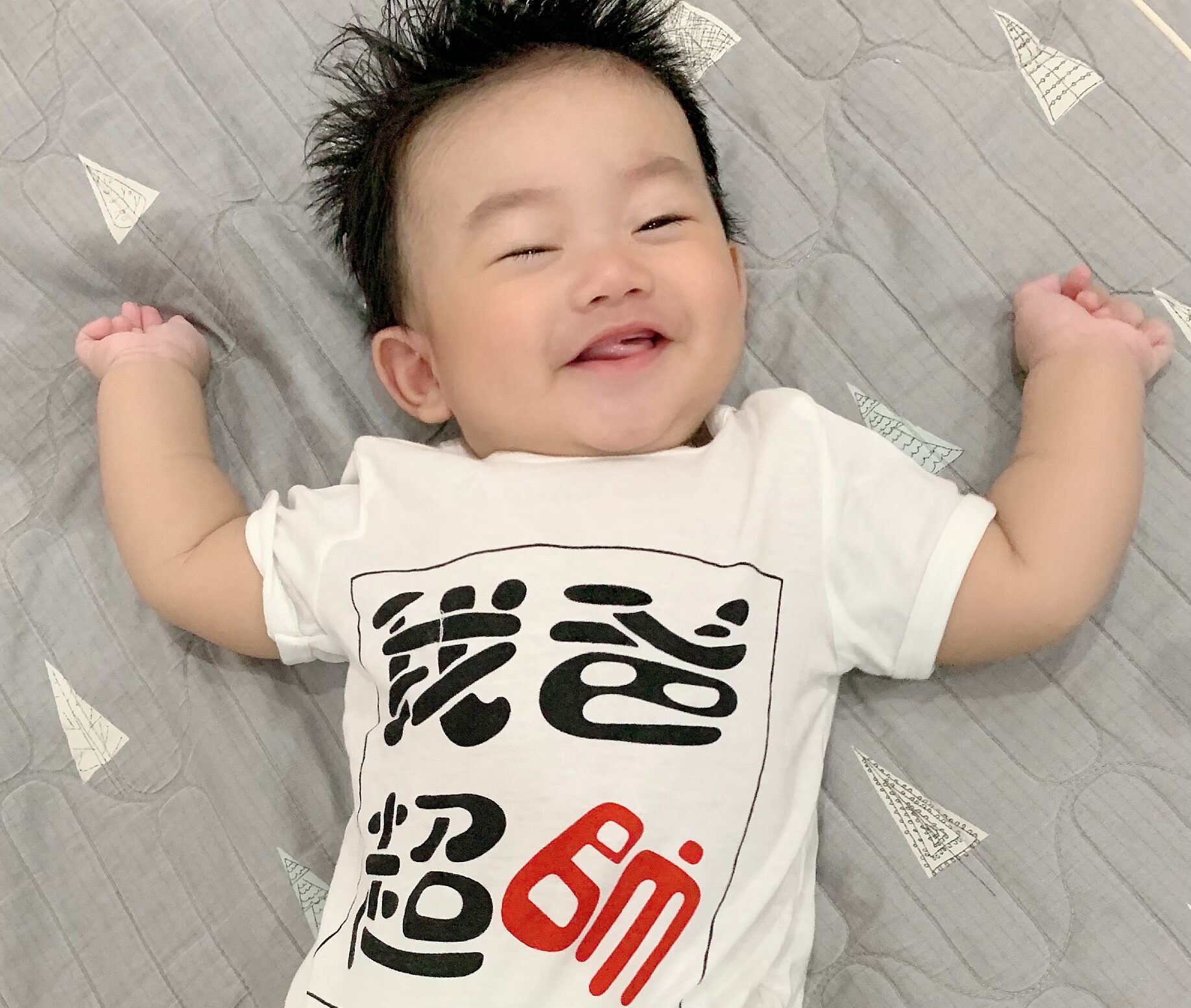 Babysitter helping a child keep a routine while traveling in Da Nang