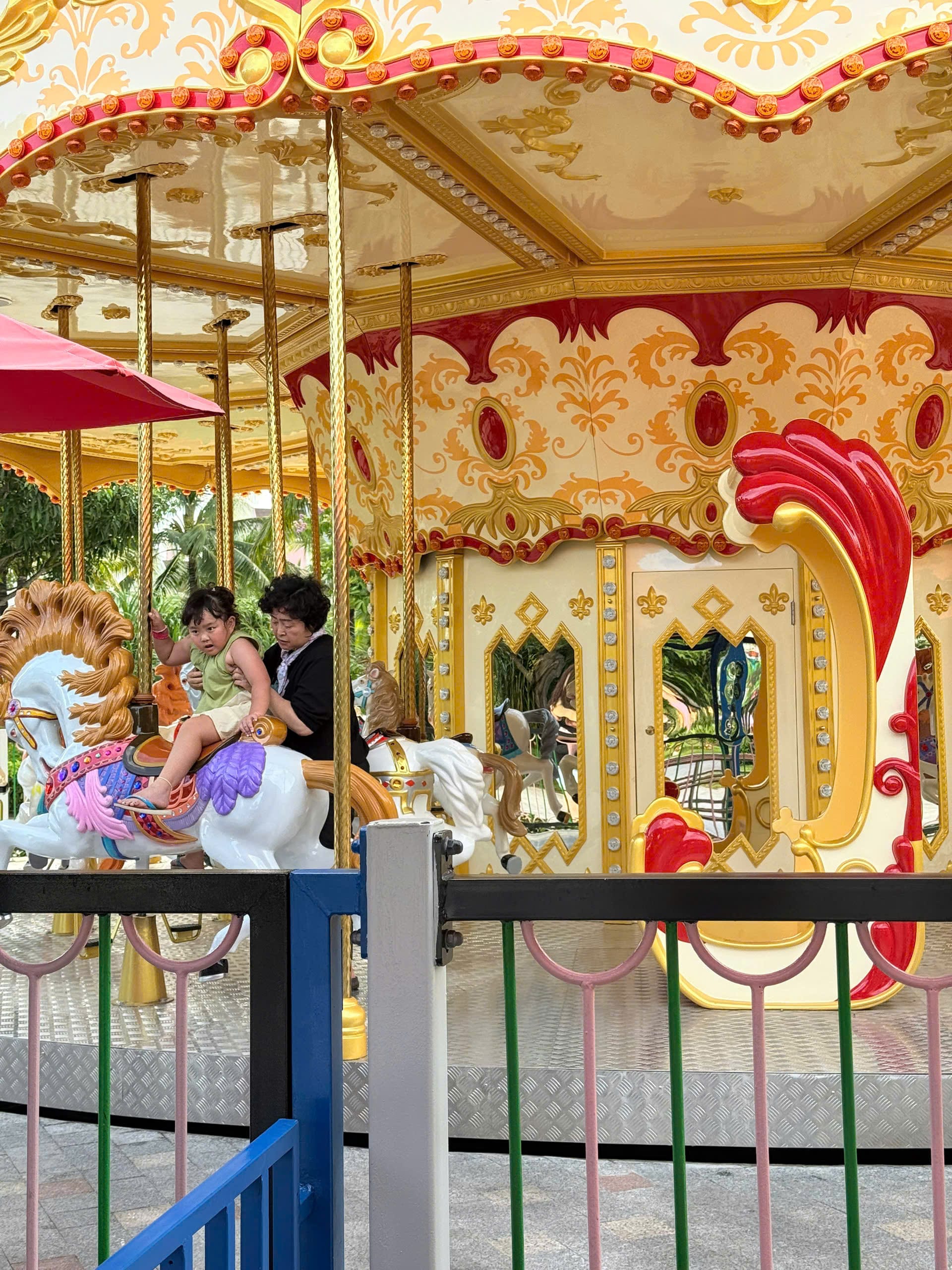 babysitting agency Hoi An for tourists - hotel routine support