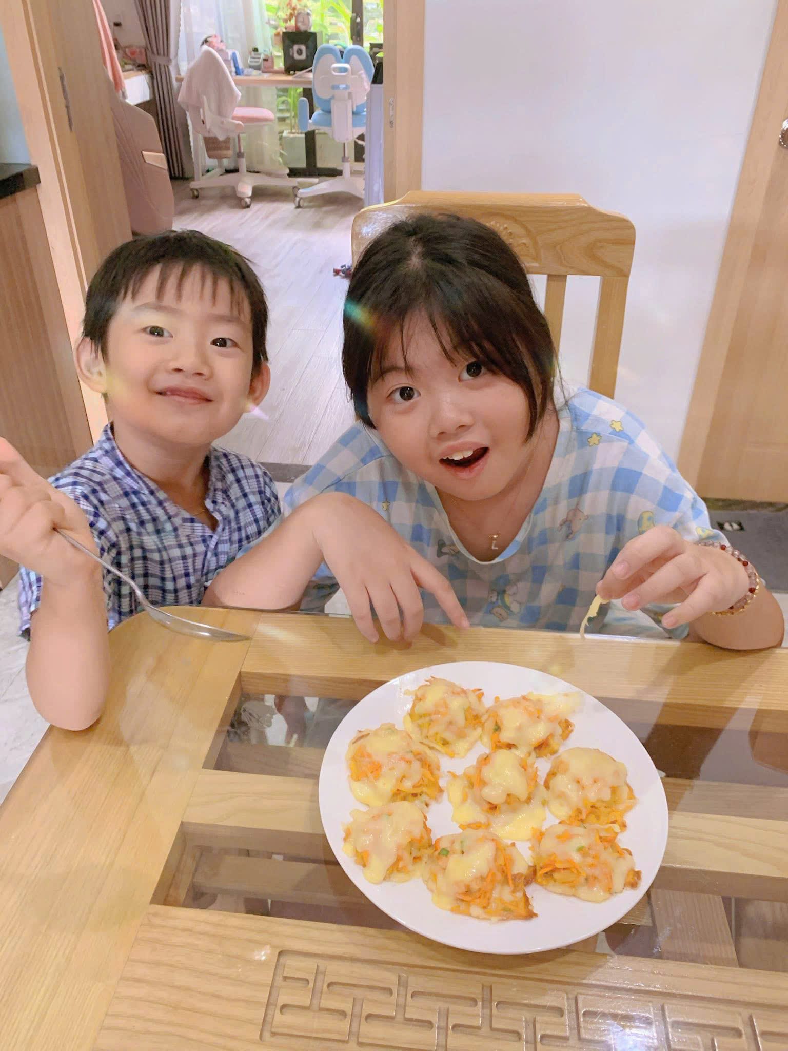 Hoi An near Old Town babysitting in a hotel room: calm play and supervision for traveling families