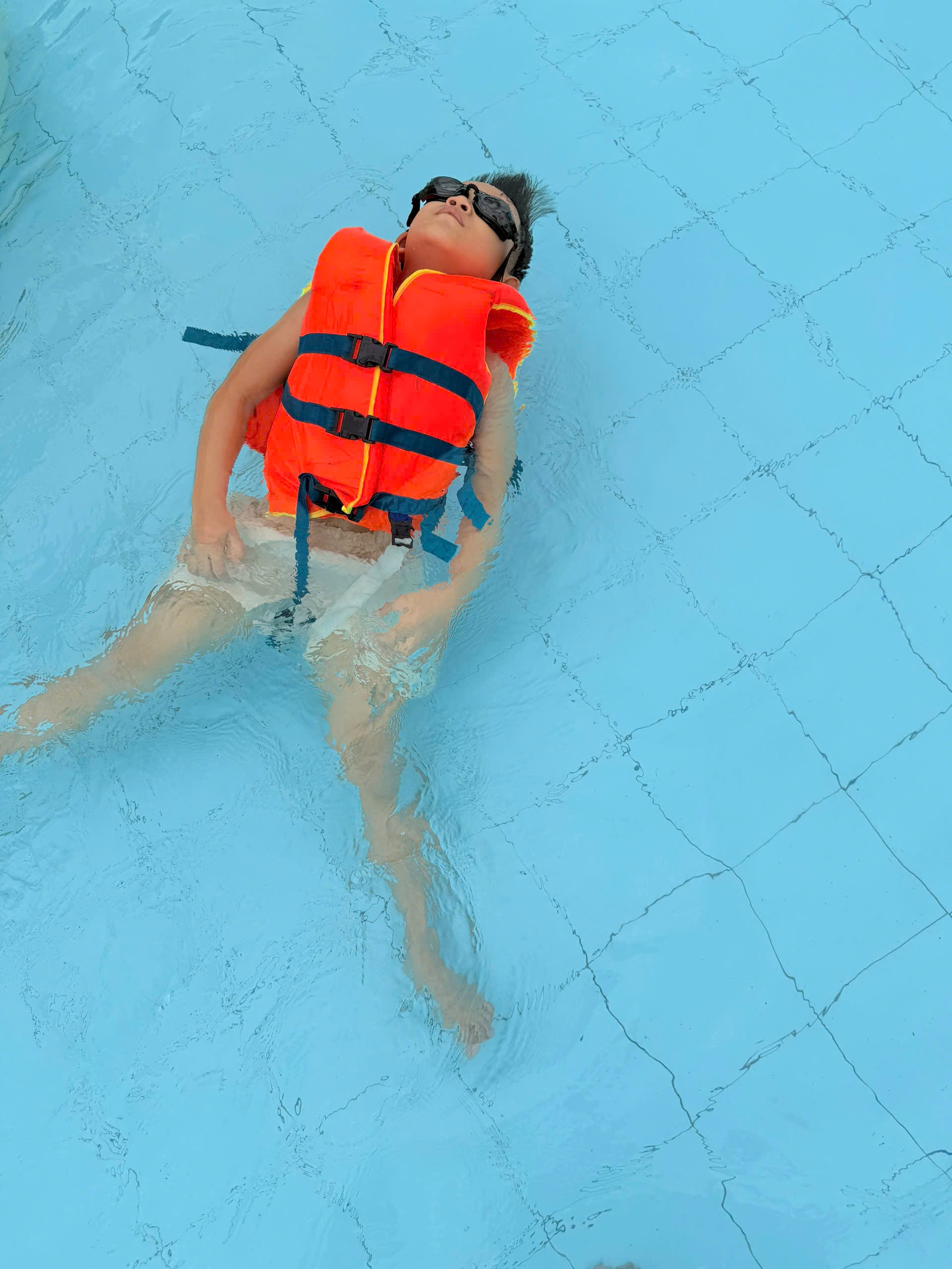 nanny with child in Da Nang