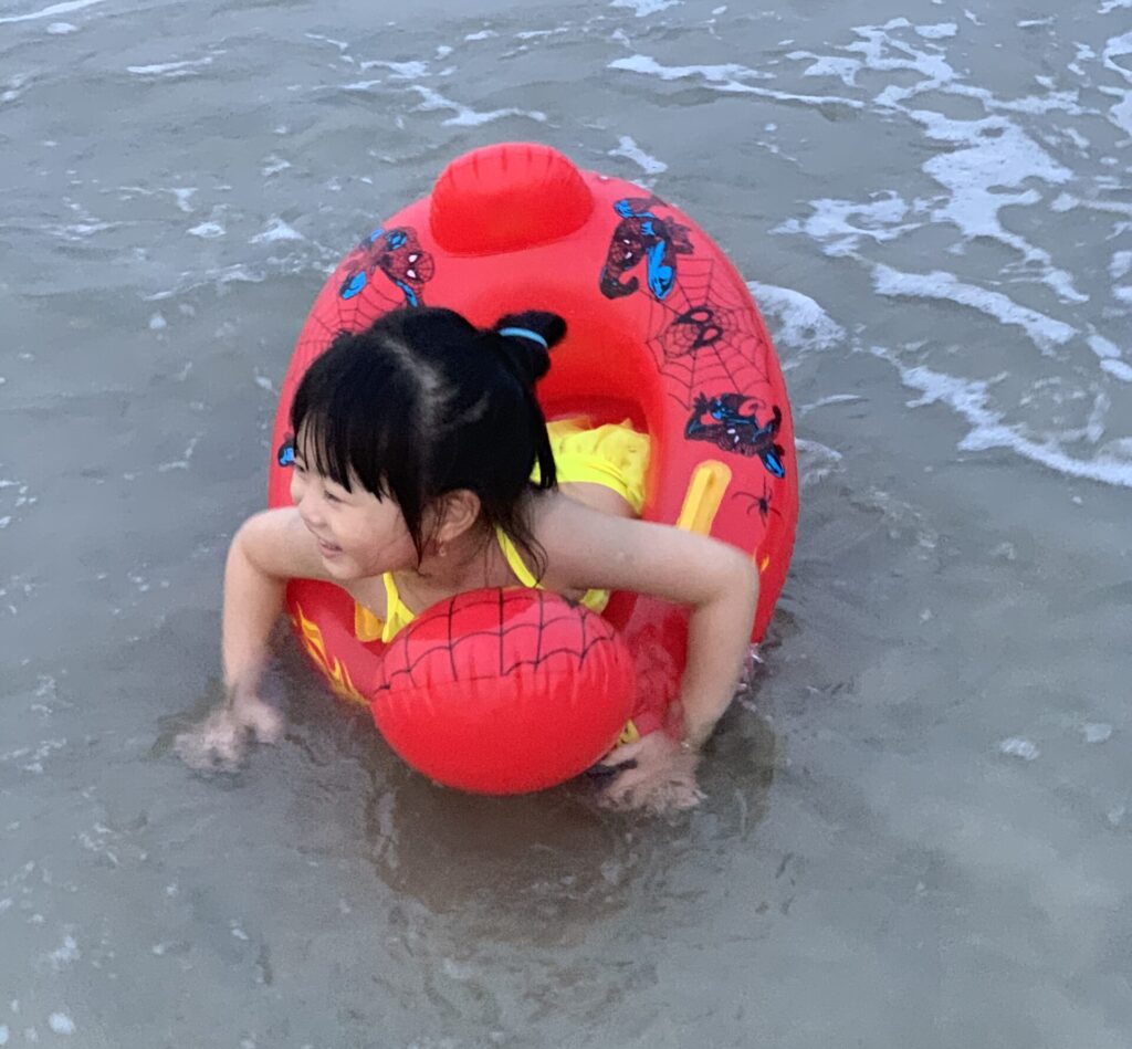 Vietnam Babysitter Guide 2025: Prices, Safety & Booking for Travelers