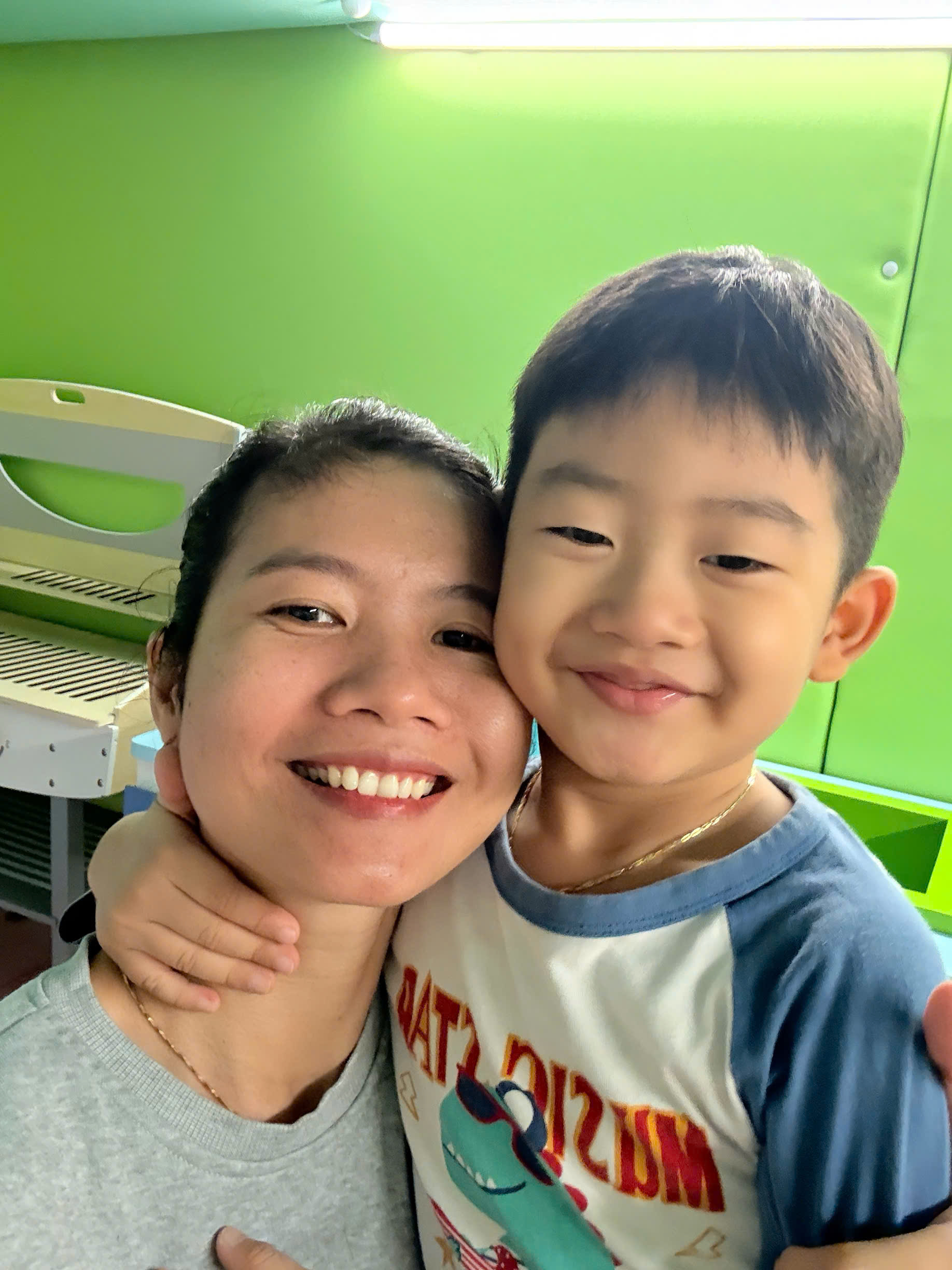 Calm childcare session for travel family in hotel room