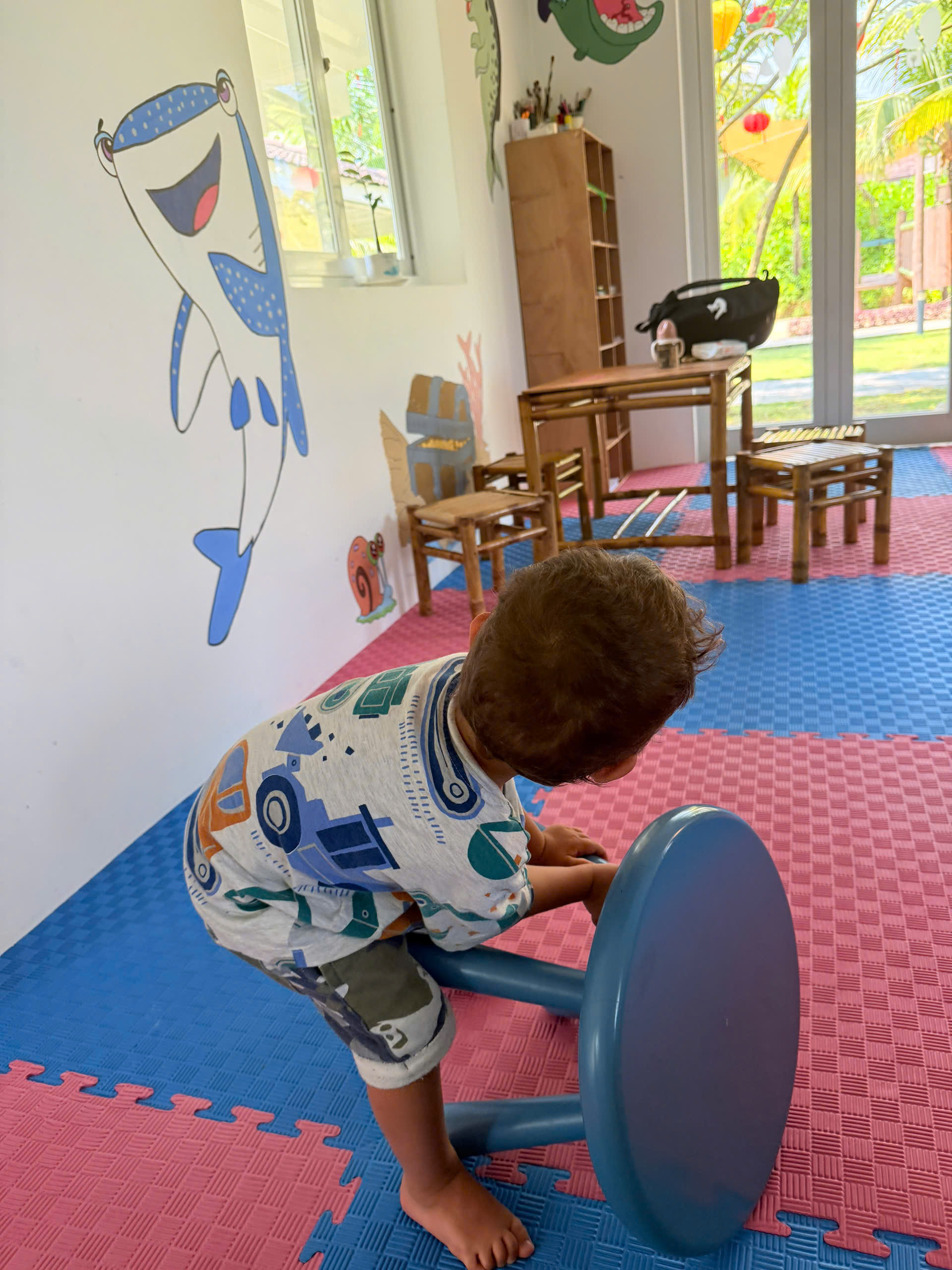Gentle babysitter presence during a quiet child care handover