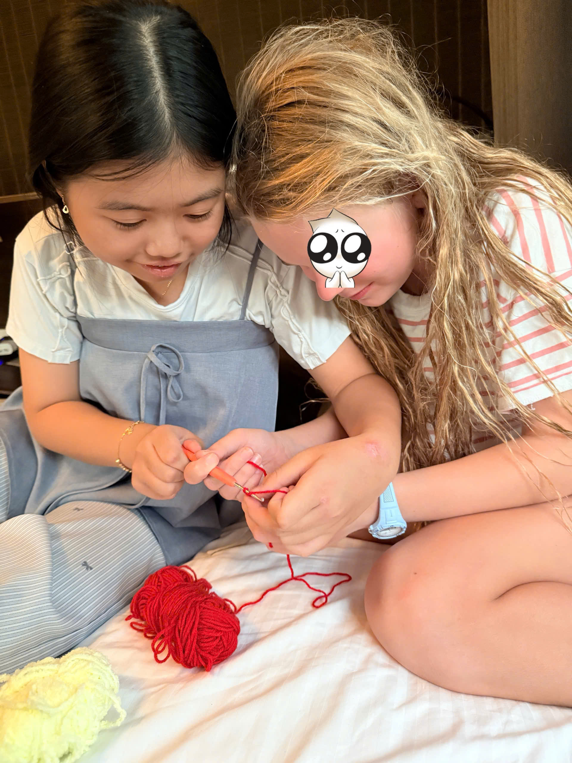 Screen free childcare activity during evening babysitting